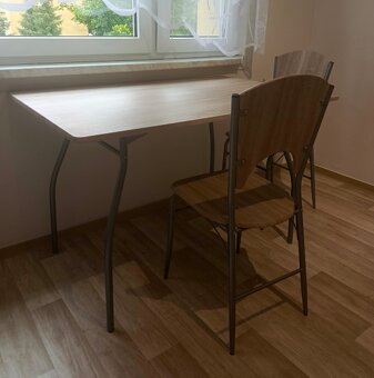 Jídelní stůl a dvě židle - 2