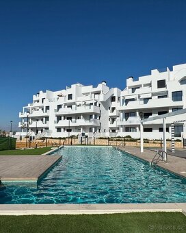 PRONÁJEM LUXUSNÍHO APARTMÁNU VE ŠPANĚLSKU - 2