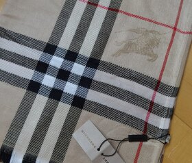 Béžová šála Burberry - 2