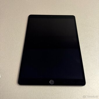 iPad Air 3 64GB wifi+cellular, pěkný stav, 12 měsíců záruka - 2