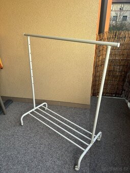 Stojan na šaty - 2