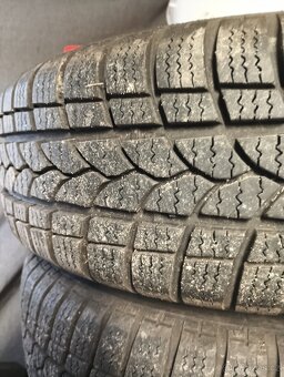 Prodám pneu 185/65 r14 - 2