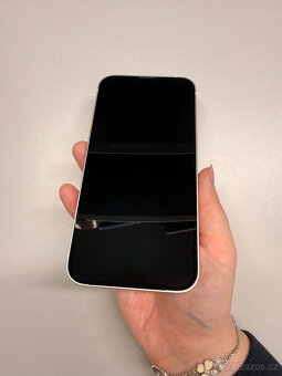 Apple iPhone 13, 256GB Starlight, baterie 85% - 2