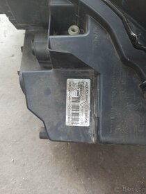 Světla Peugeot. - 2