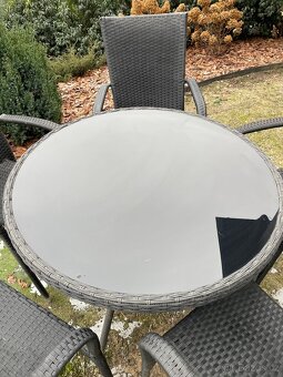 Stůl a 4+1 židle - 2