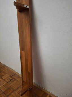 Dřevěná police - 2