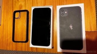 Prodám černý iPhone 11 64GB - top stav - 2