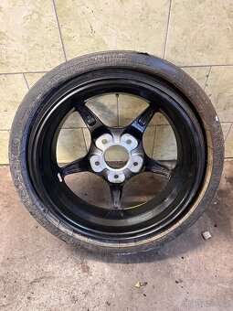 Dojezdové kolo Mercedes - 2