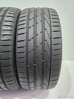 Letní pneu 225/40/19 Hankook - 2
