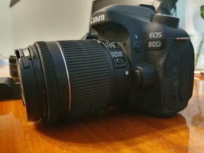 Canon EOS 80D + 2 objektivy a 3 baterie - 2