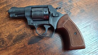 Flobert revolver KORA Brno 2.5" cal. 6mm - černý, dřevo - 2