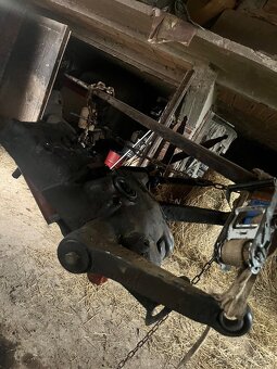 Víko hydrauliky Zetor 7045 - 2