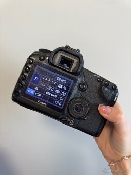 Canon 5D mark II - 2