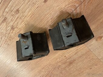 Silentbloky motoru BMW e30 na motory m40 - 2