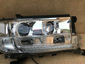Land cruiser 200 světlo čočka led - 2