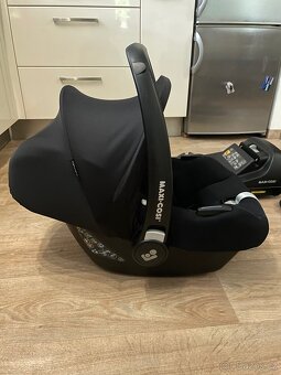 Autosedacka vajicko Maxi Cosi + isofix zakladna - 2