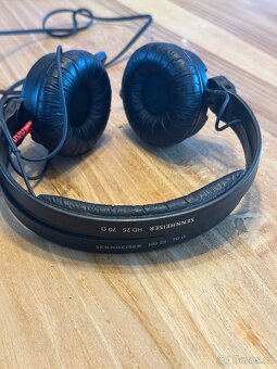 Studiová sluchátka Sennheiser HD25 70 ohm - 2