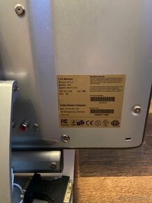 Prodám LCD monitor Fujitsu Siemens 17 palců. - 2