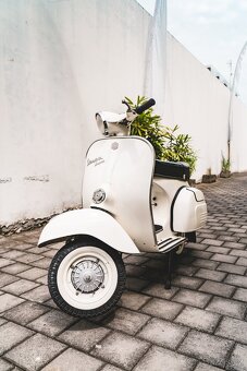Vespa Super Scooter - 2
