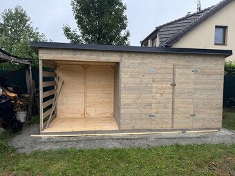 Domek s dřevníkem - 2