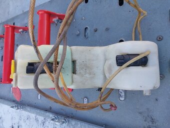 BMW e34 e32 nádobka - 2