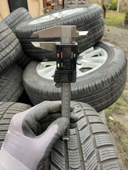 Zimní pneu 235/50 R18 continental - 2