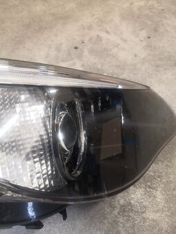 Pravý přední světlomet BMW E60 E61 - 2