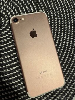 Apple iPhone 7 32GB růžový - 2