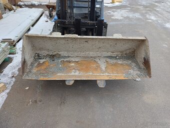 Lopata na Locust nebo UNC - 2