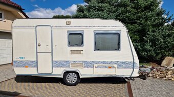 karavan Adria 390 4miest 795/1100kg, .,poschodová posteľ - 2