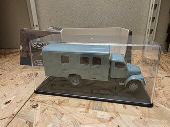 Praga S5T Skříň - Šedá 1:43 SSM - 2