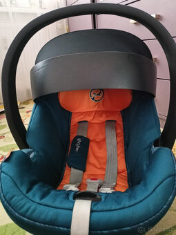 Dětská autosedačka - 2