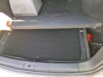 Vw Golf V combi- dvojité dno kufru. - 2