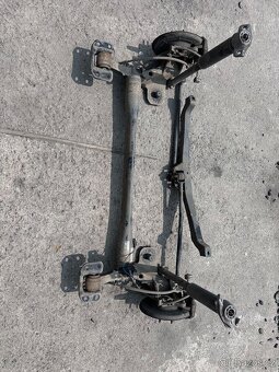 Opel Astra J combi zadní náprava - 2