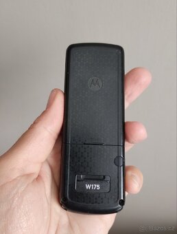 Tlačítková Motorola W175 - 2
