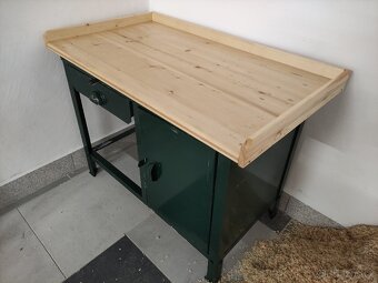 Dílenský pracovní stůl - 2