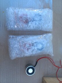 Elektromagnet 12V - 2