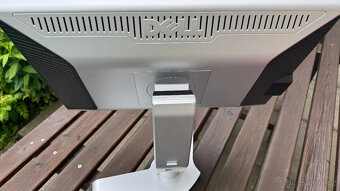 Monitor DELL 2009Wt 20" 1680x1050 - TOP stav - 2