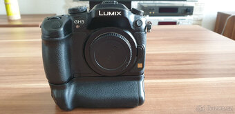 Panasonic Lumix GH3 (tělo + battery grip) - 2