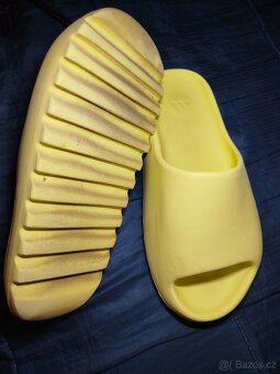 Yeezy slide - 2