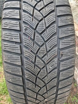 Zimní pneu 215/55/16 - 2