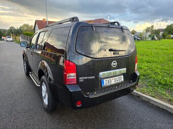 Nissan Navara/Parhfinder 2,5D AT - 2