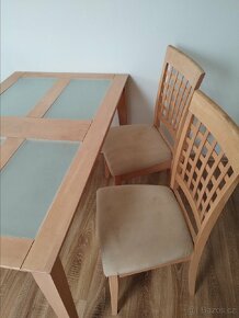 Stůl s židlemi - 2