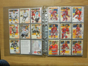 Hokejové kartičky 184 kusů - 2