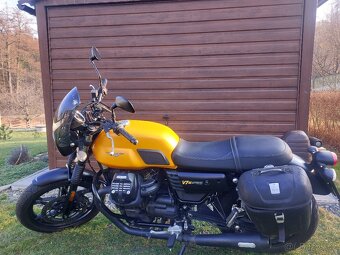Moto Guzzi V7 lllStone - 2