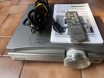 Video projektor Panasonic - 2