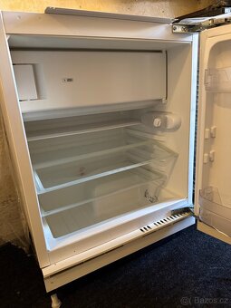 Vestavná chladnička s mrazákem Whirlpool ARG 590/3 třída A - 2