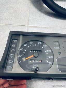 Tachometr Renault R5 - 2