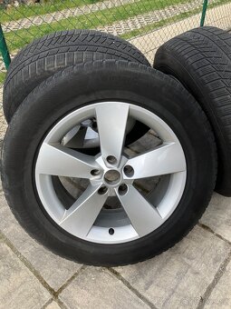 orig. alu Škoda a zimni pneu 215/65 r17 - 2