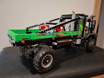 Lego Technic Mercedes Benz 42129 4x4 - 2